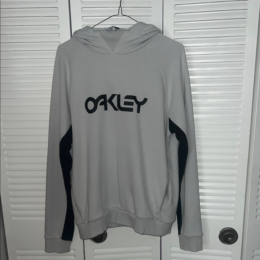 Oakley Gray and Black Pullover Sweater